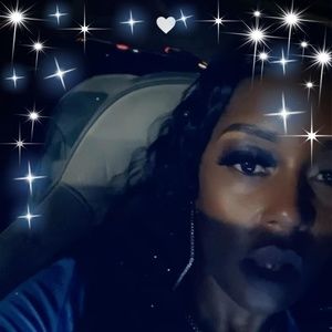 Meet your Posher, Latoya